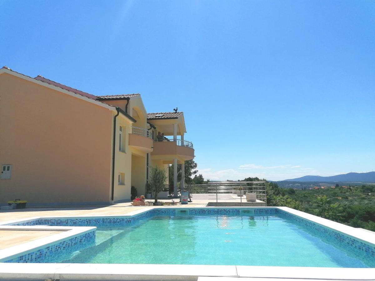 Villa Scolopax Rusticola Skradin With Heated Pool エクステリア 写真